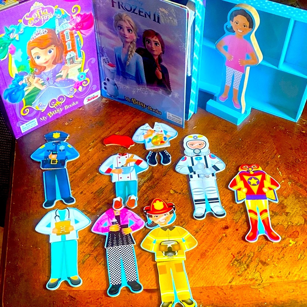 2Disney books playmate doll Dress-Up Doll Set Outfits 2 maps bonus cat fan